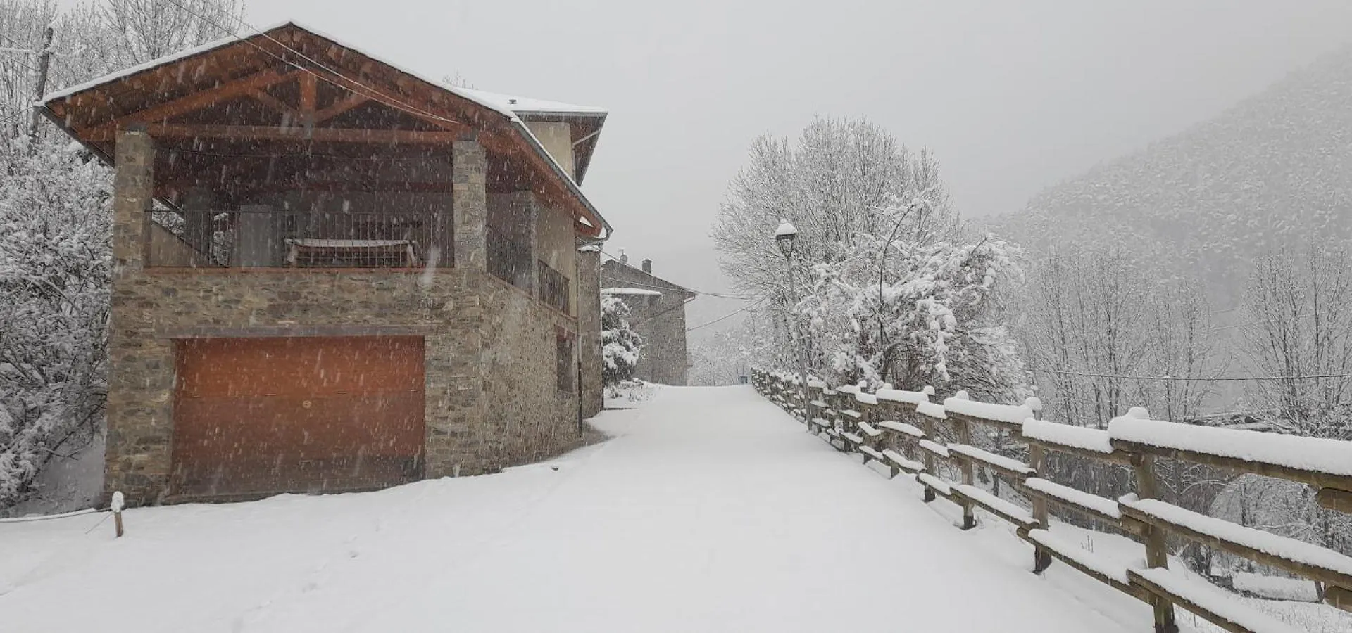 Cal Calau Vega Bed & Breakfast Planoles